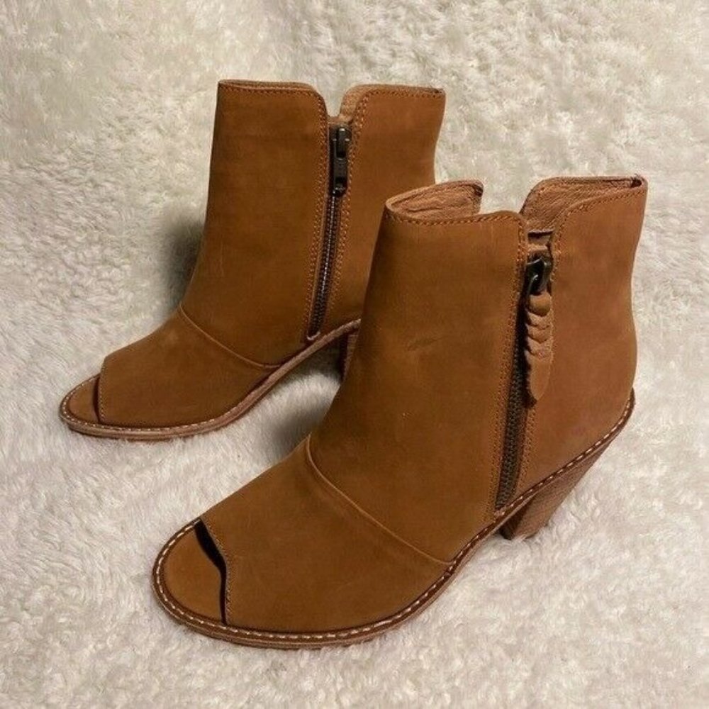 Corso Como Women's Tameka Peep Toe Bootie Size 5 1/2 - Picture 7 of 12